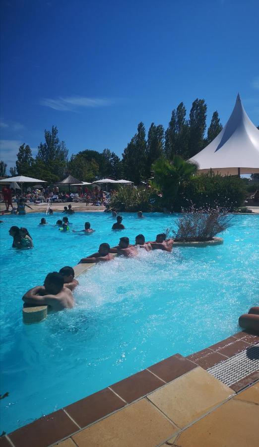 Camping La Carabasse Vias-Plage-T4 Climatise,Tout Confort, Emplacement Calme ! 外观 照片