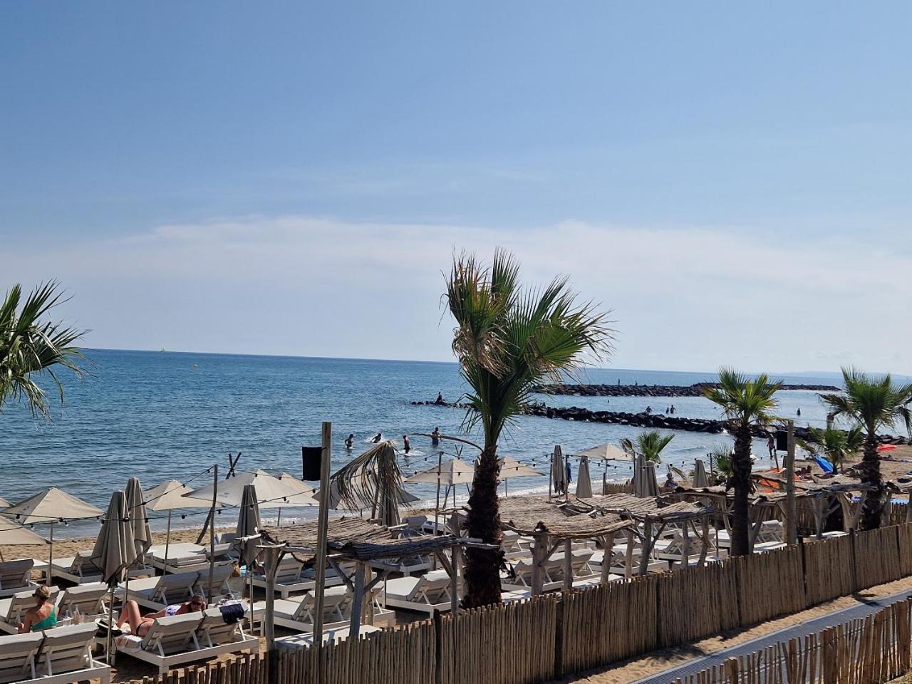 Camping La Carabasse Vias-Plage-T4 Climatise,Tout Confort, Emplacement Calme ! 外观 照片